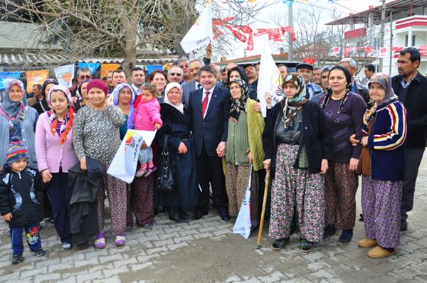 Tanrıverdi Tiyenli Köyünde Kahvaltı Yaptı